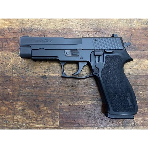 .45 ACP Sig Sauer P220 45 not P226 9mm