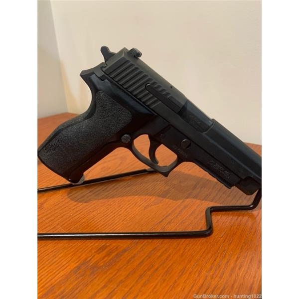 .40 S&W P226 Used SIG SAUER LE P226, .40SW, 3MAGS, LITE NS, USED, ITEM # 798681423828 WE26R-40-BSS Other Barrel Length"
