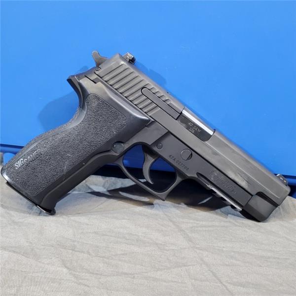 .40 S&W Sig Sauer P226 pistol w/ rail caliber 3 12rd mags P226R No Reserve! 4 inch " barrel
