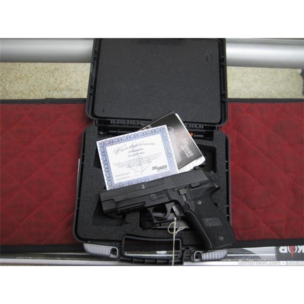 9mm Luger Sig Sauer P226 Navy in box 4 mags