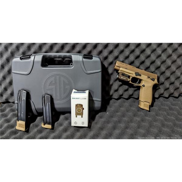 9mm Luger SIG SAUER P320 M17 COYOTE BROWN, OLIGHT, 3 MAGAZINES BUNDLE