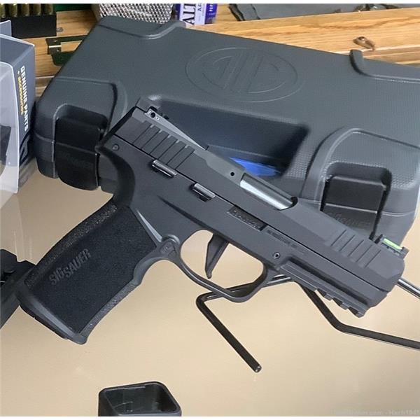 .22 LR P320 Sig Sauer P322 22lr unfired in box extra mags