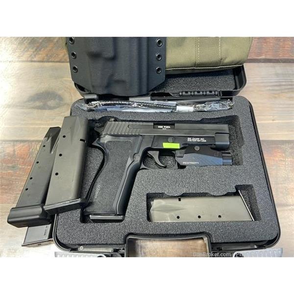 9mm Luger Sig sauer p226 9 nitron w/ night sights, 4 mags, light, & holster sig 5 inch " barrel