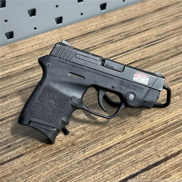 Smith & Wesson - Bodyguard .380 With Built In Laser - Small Of The Back - Foto 8