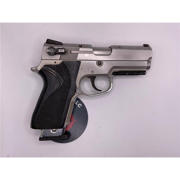 Smith & Wesson 4013 TSW .40 S&W caliber pistol. Compact