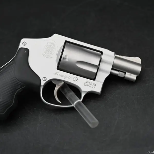 Smith & Wesson M642 Airweight .38spl +P Revolver | 1.88