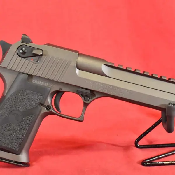 DEZART EAGLE 50AE　MAGNUM RESEARCH Magnum Research Field Craft: Desert Eagle Variants - YouTube