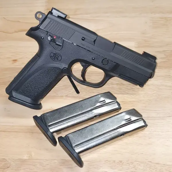 FN FNP - Wikipedia
