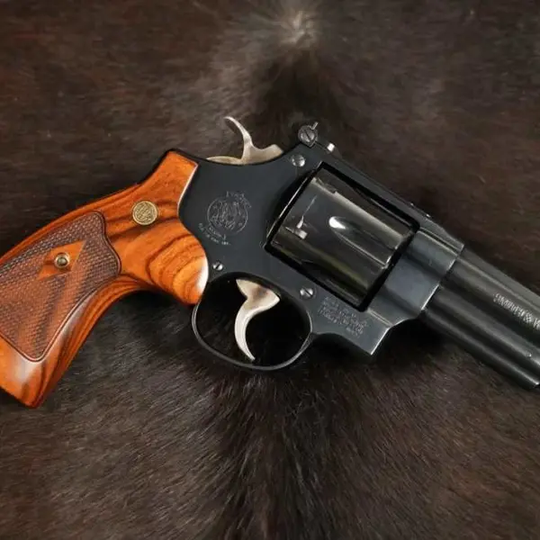 SMITH&WESSON コクサイ　　お正月特別価格 コクサイ] S&W M60 ステンレスモデル 2インチ No.168 グリップ