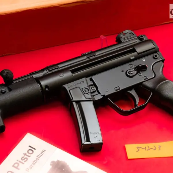 イギー　HK45　＆　Ｍ92Ｆ tm-gb023_0-800.jpg