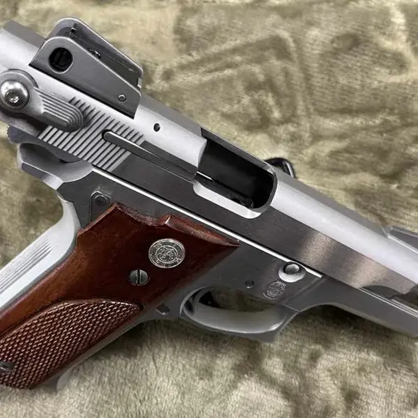 Smith & Wesson Model 659 - YouTube