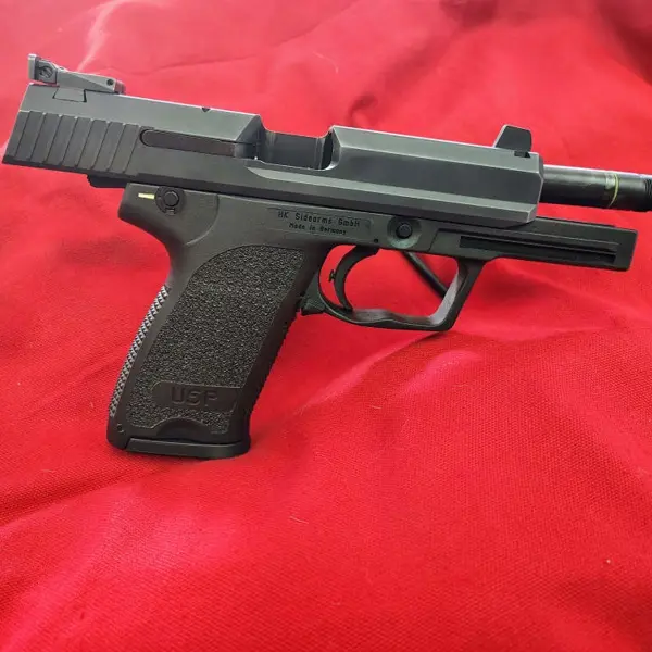 タニオ・コバ USP 40 Tactical SD hqdefault.jpg