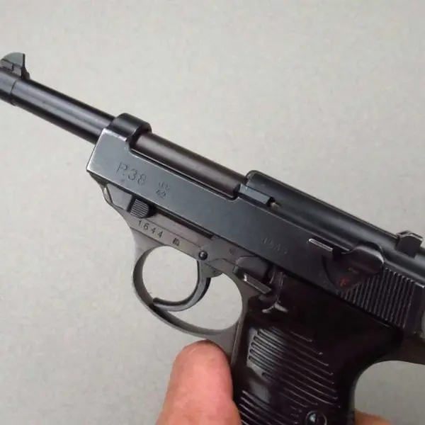 Walther ワルサー　P.38 3968e ac42 World War II Walther 'ac/42' Code P38 Semi-Automatic Pistol