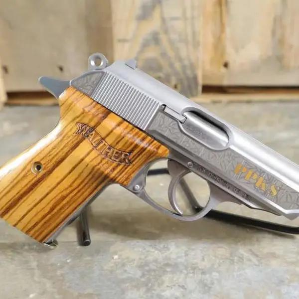トイガン 6SAM1 WALTHER PPK/S 40th ANNIVERSARY トイガン 6SAM1 WALTHER PPK/S 40th ANNIVERSARY sddefault.jpg
