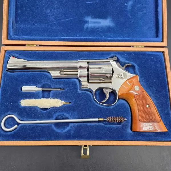 トイガン SMITH & WESSON 44 MAGNUM STEEL MODEL Smith & Wesson Model 629 Deluxe 44 Magnum 6.5in Stainless