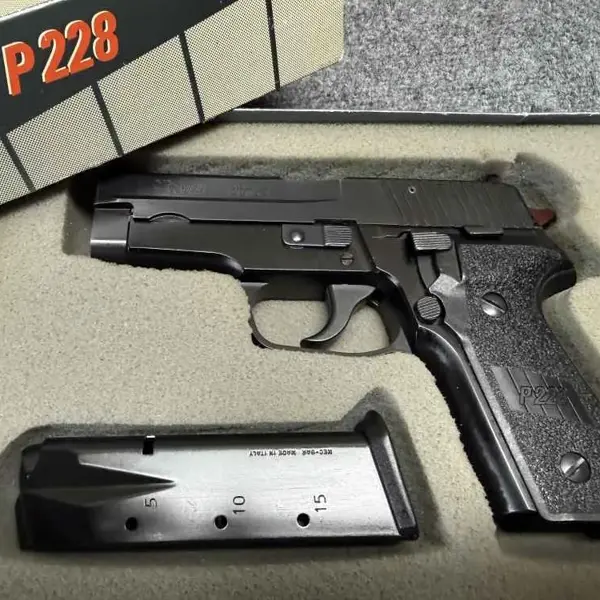 トイガン SIG/SAUER P228 Heavy Weight-version SIG Sauer P228 Review