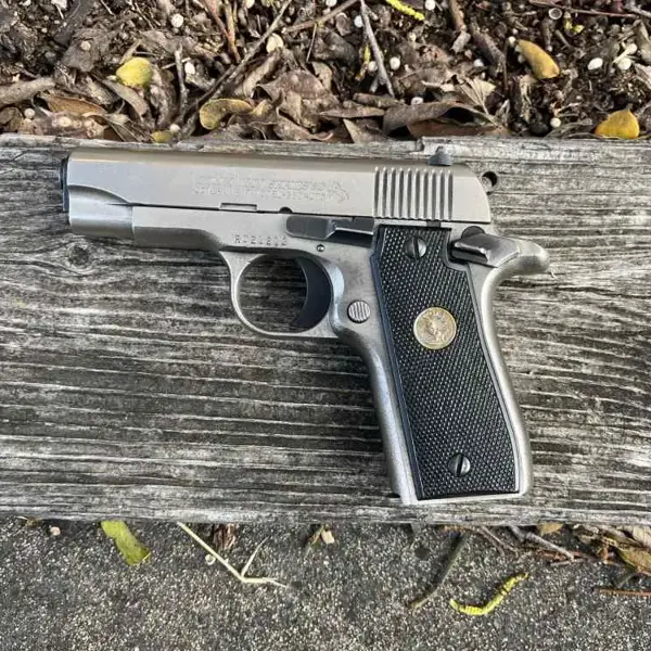 COLT GOVERNMENT MODEL .380 AUTO 366え COLT GOVERNMENT MODEL .380 ACP PISTOL Atlas Classic Firearms Gun