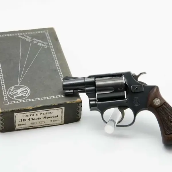 NEW CHIEFS SPECIAL リボルバー Smith & Wesson Model 36 Chief's Special | The Snubnose That