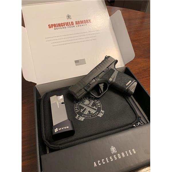 9mm Luger (9x19 Para) Springfield Armory Hellcat OSP Optic Ready 3" Black w/ Hyve Mag 3 inch " barrel