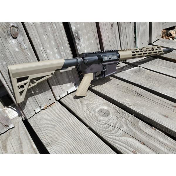 5.56mm Nato (.223 Rem.) Diamondback Firearms DB15 5.56 NATO AR-15 Rifle 16", FDE - DB15MZFDE 16 inch " barrel