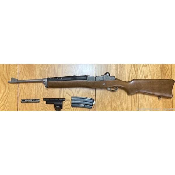 .223 Rem. Mini-14 Ruger / Sturm, & Co. Like New Mini 14 with Scope and Flash Hider Attachment