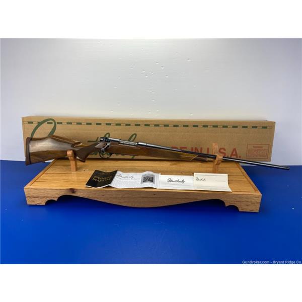 .300 Wby. Mag. Weatherby Inc Mark V Deluxe Wby Mag Blue 26" *ABSOLUTELY STUNNING PIECE* cs