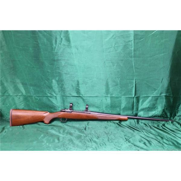 7mm Rem. Mag. M77 Hawkeye Ruger / Sturm, & Co. Super Nice Model 77 Left Handed Rem Mag w/ 24" Barrel 24 inch " barrel