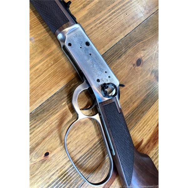 .32 Win. Spl. 94 Carbine John Wayne Commemorative Winchester Model in 32-40 WIN Low SN 18 inch " barrel