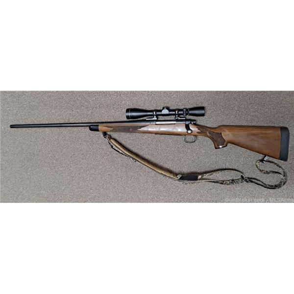 .300 Rem. Ultra Mag. 700 SPS LH Remington 700LH 300 Mag rifle w/ scope and sling 26 inch " barrel