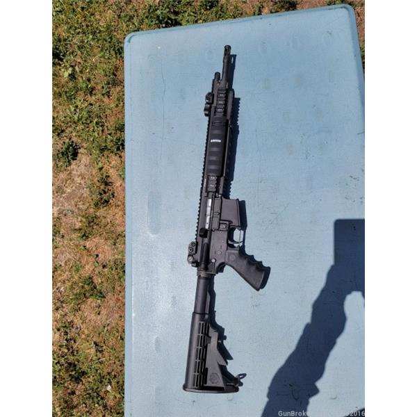 5.56mm NATO (.223 Rem.) Ruger / Sturm, & Co. RUGER SR-556 AR-15 16 inch " barrel