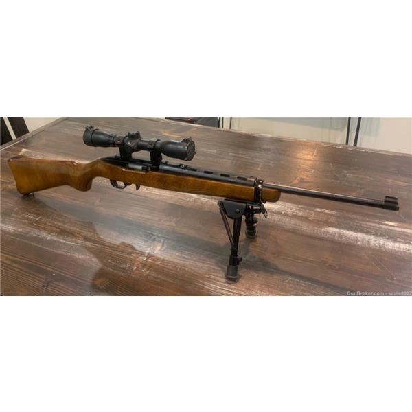 .22 LR 10/22 Ruger / Sturm, & Co. 10-22 .22LR /w Scope