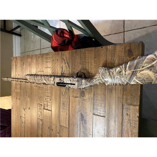 Stoeger M3000 Semi-Auto 12 Ga shotgun Realtree Max-5 camo 28 inch " barrel