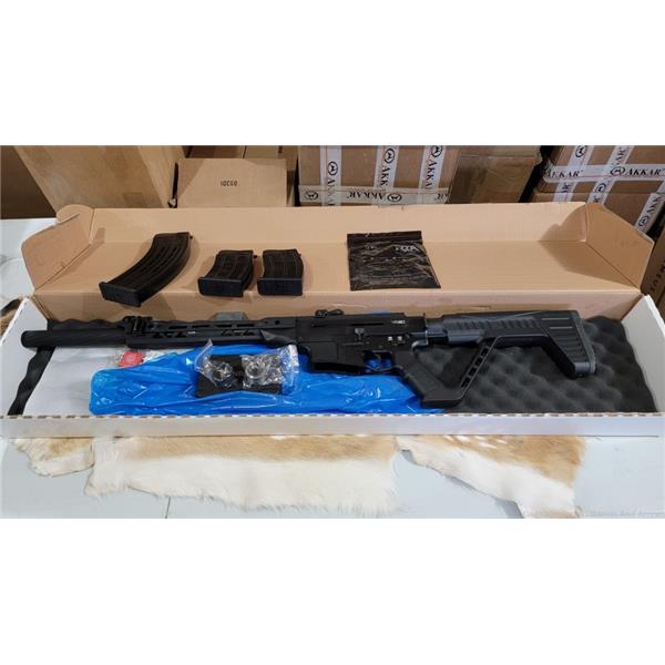 Armscor/Rock Island Armory Rock island armory VR80, 12ga, semi auto mag fed shotgun 3 mags