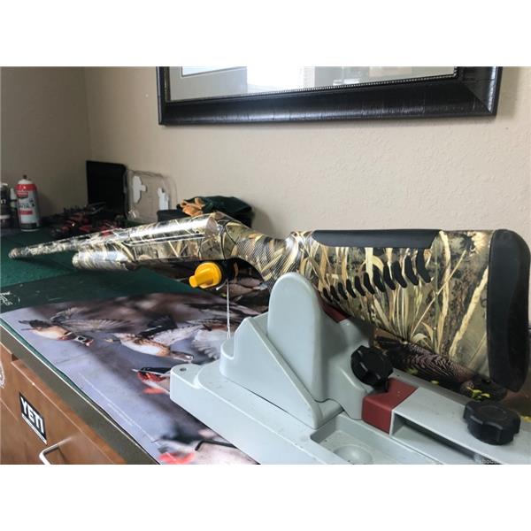 Super Black Eagle (SBE) II Benelli SBE 2 25th Anniversary 12 gauge Camo 28 inch " barrel