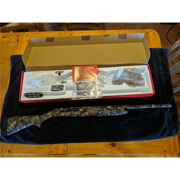 Super X Winchester SX4 20 Guage like new in box, complete original packaging 26 inch " barrel