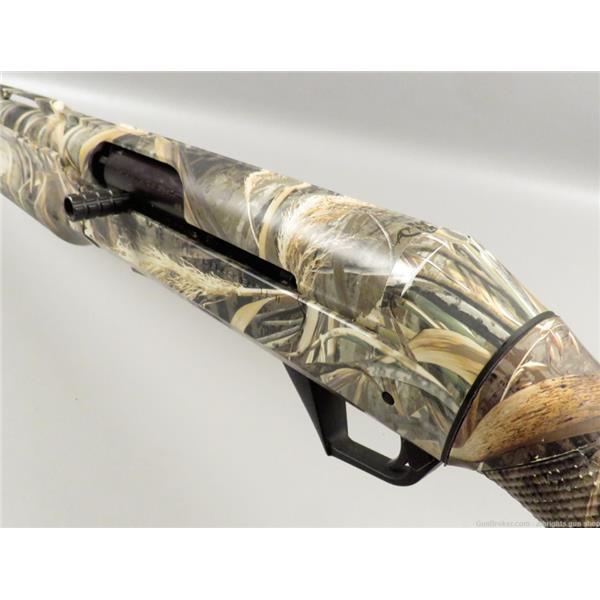 Super Black Eagle (SBE) II LEFT HAND BENELLI SUPER BLACK EAGLE 3& 1/2 Inch 12 Ga Shotgun CAMO SBE