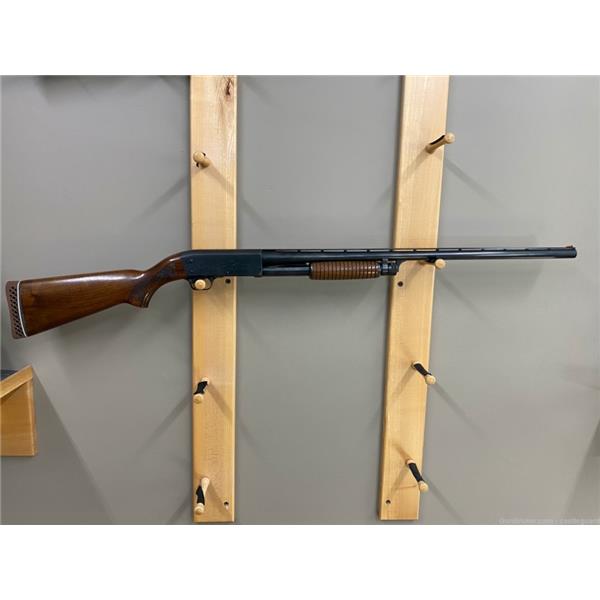 M37 FTHRLT Ithaca Gun Company 37 Featherlight 12g 28". NO RESERVE! 28 inch " barrel