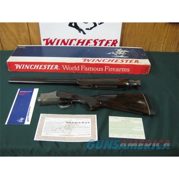 6362 Winchester 101 Pigeon 12 gauge 26 inch barrels, rose/scroll coin silver engraved receiver with diamond tipped tools, this is the early one AAA ++ BEAUTIFUL DARK TIGER STRIPED FANCY WALNUT, Correct box serialized to gun
