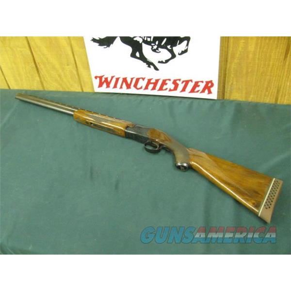 7321 Winchester 101 20 gauge 26 inch barrels ic/mod, RED W, 1st 3 years of mfg. white line pad. 14 3/4 lop, 2 & chambers, 97% condition, opens closes tite, bores brite and shiny straight grain walnut stock, red front site, ready