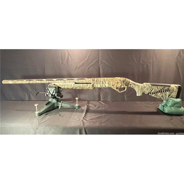 Supernova Benelli Super Nova 12 ga, 28" Barrel, 3.5" Chamber in Realtree Max 5 Camo 28 inch " barrel